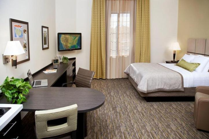 Hotel Candlewood By Ihg 3*